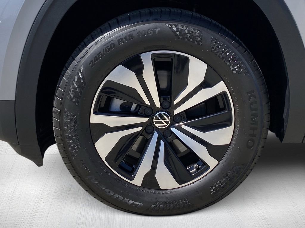 Used 2025 Volkswagen Atlas SE image 14