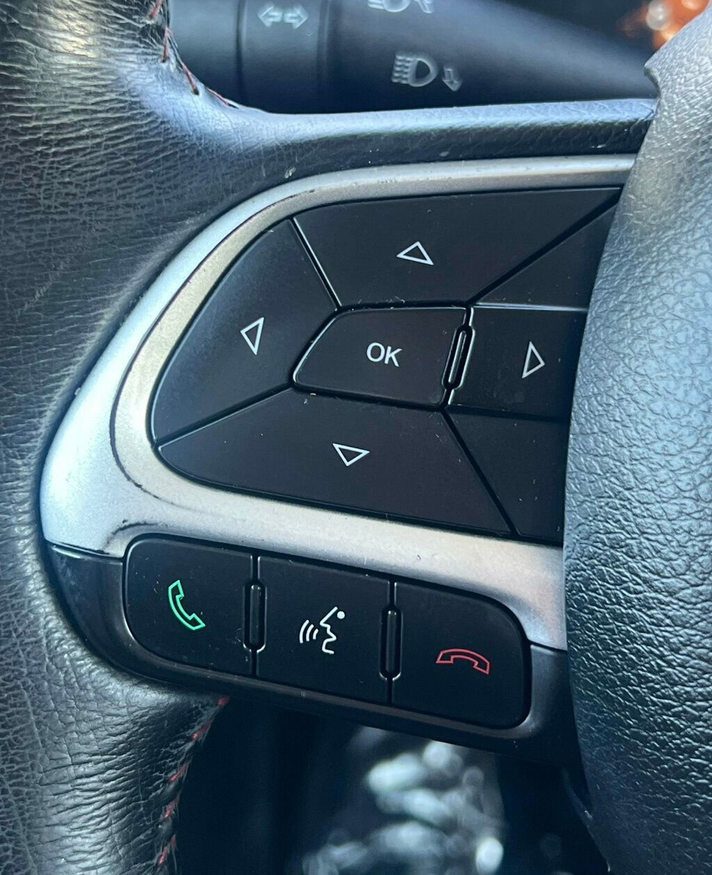 Used 2015 Jeep Renegade Trailhawk w/ Cold Weather Group image 13