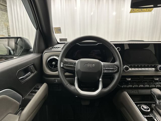 Used 2025 Chevrolet Colorado ZR2 w/ Technology Package image 15