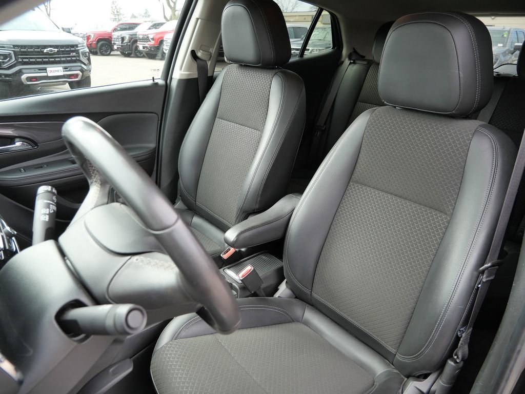 Used 2020 Buick Encore Preferred w/ Safety Package image 28