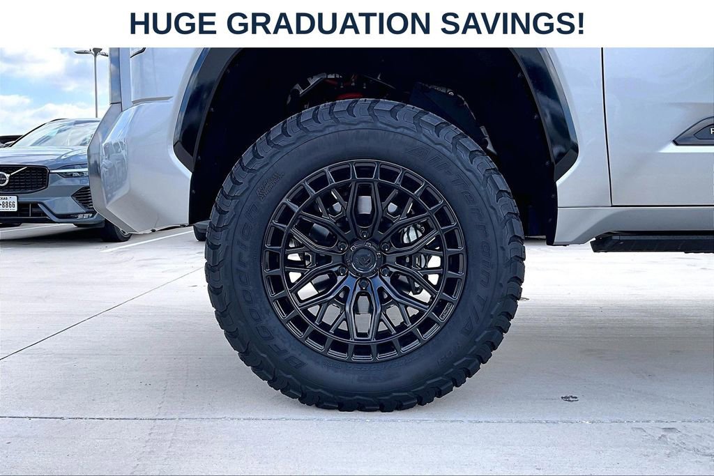 Used 2024 Toyota Tundra Platinum w/ TRD Off-Road Package AWD/4WD image 10