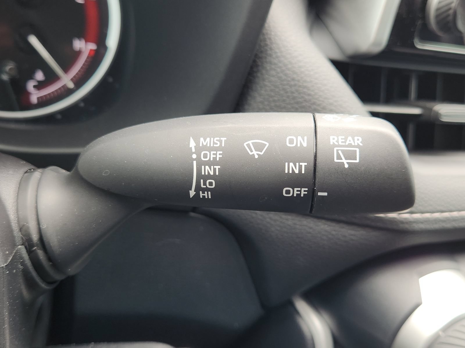 Used 2023 Toyota RAV4 XSE AWD/4WD image 25