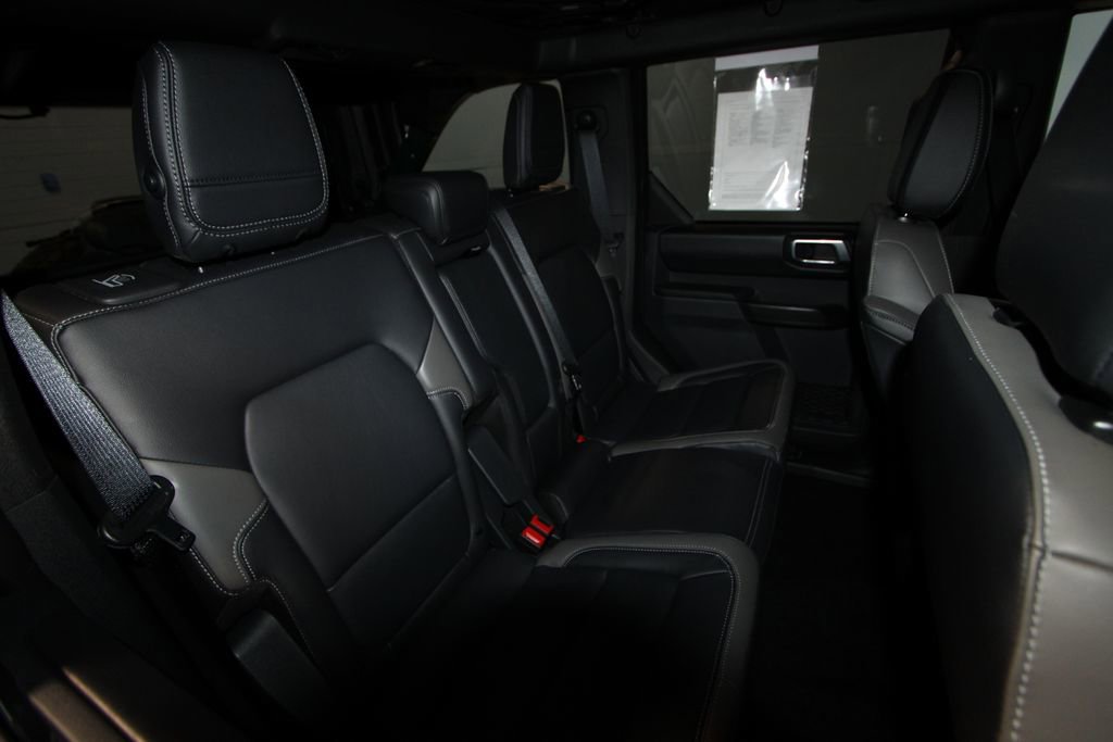 Used 2025 Ford Bronco Outer Banks image 25