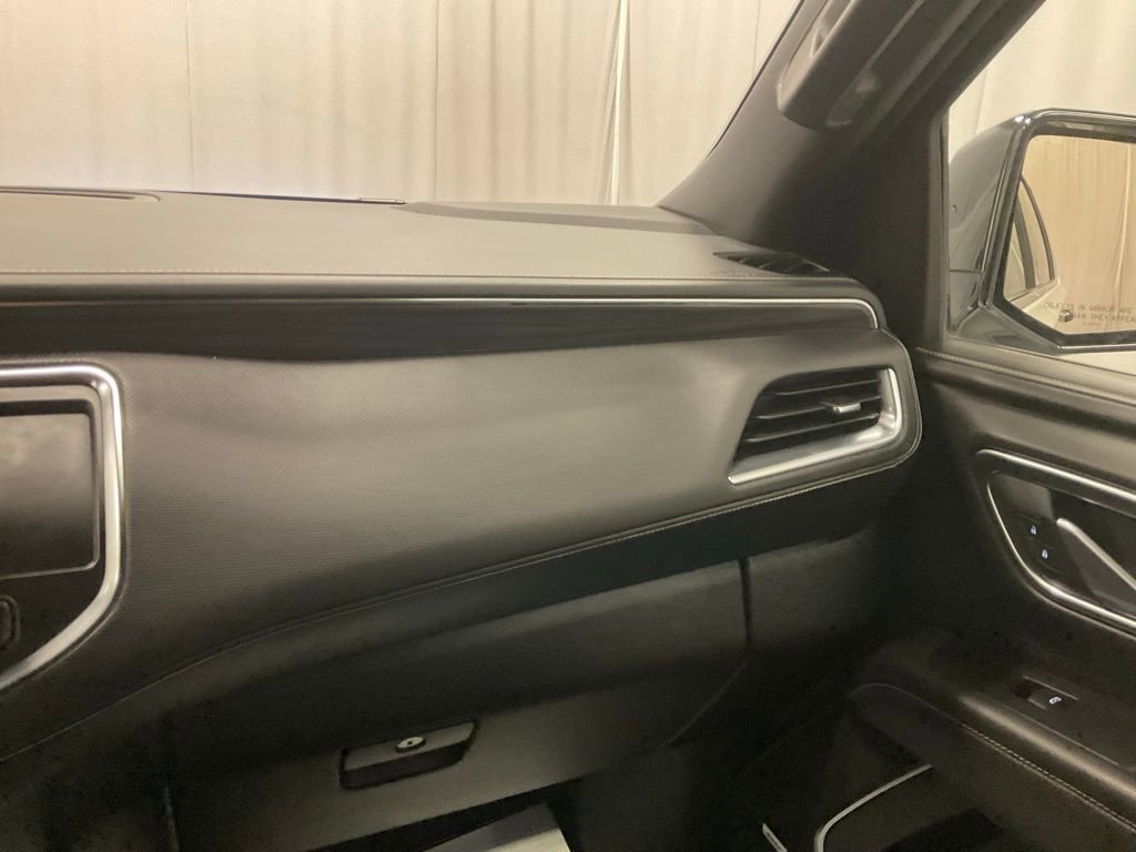 Used 2024 GMC Yukon XL SLT AWD/4WD image 28