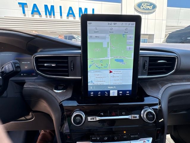 Used 2022 Ford Explorer Platinum w/ Technology Package AWD/4WD image 7