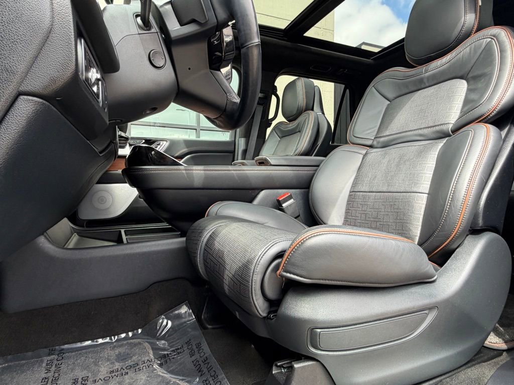 Used 2023 Lincoln Navigator Black Label AWD/4WD image 10