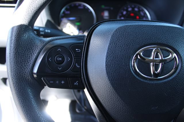 Used 2020 Toyota RAV4 LE w/ Carpet Mat Package AWD/4WD image 23