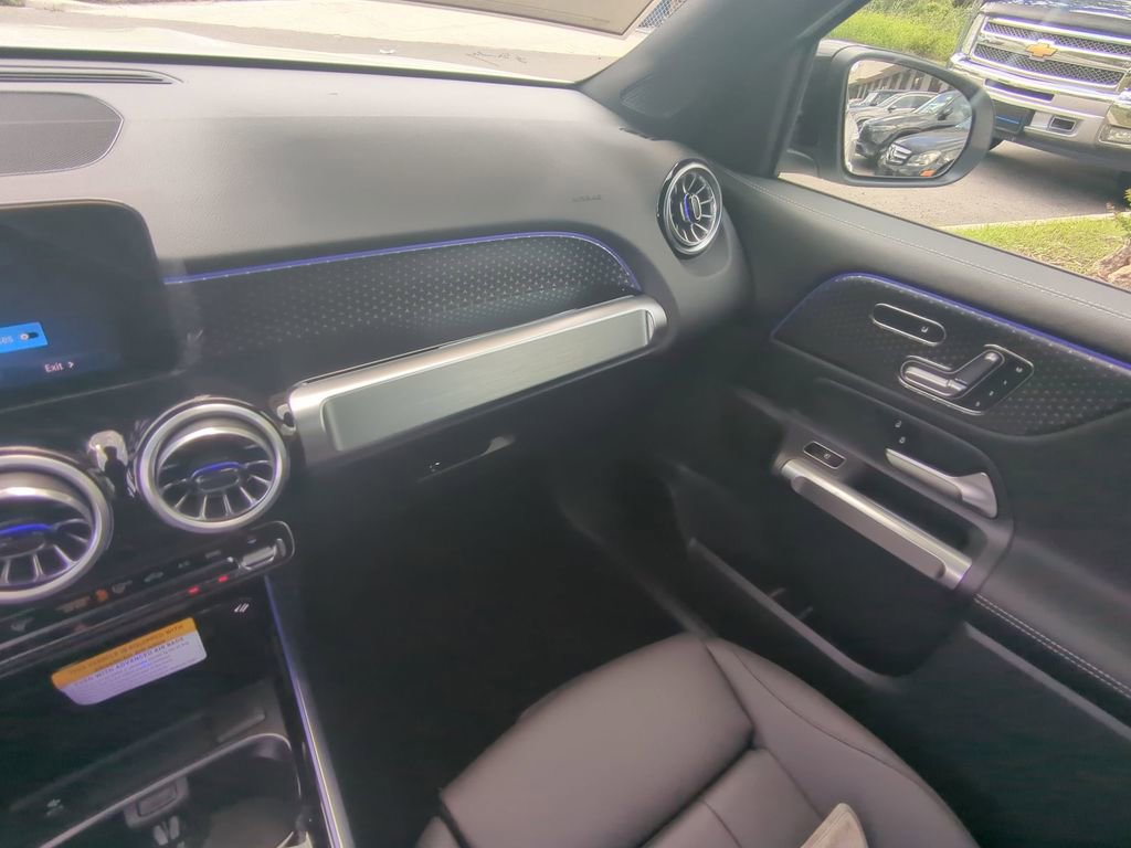 New 2025 Mercedes-Benz GLB 250 GLB 250 image 4