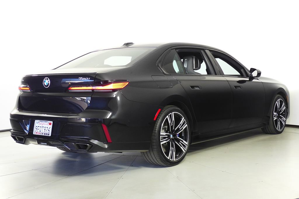 Certified 2023 BMW 760i xDrive w/ Parking Assistance Package image 7