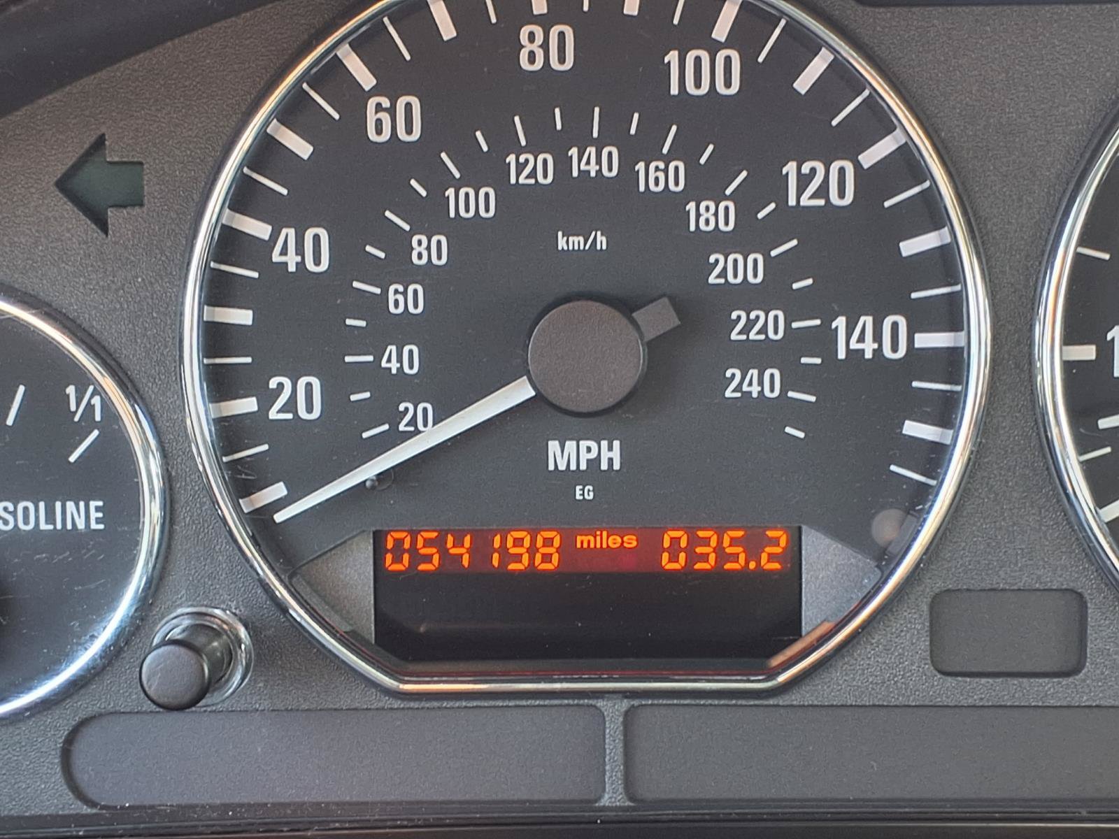 Used 2000 BMW Z3 2.5i RWD image 2