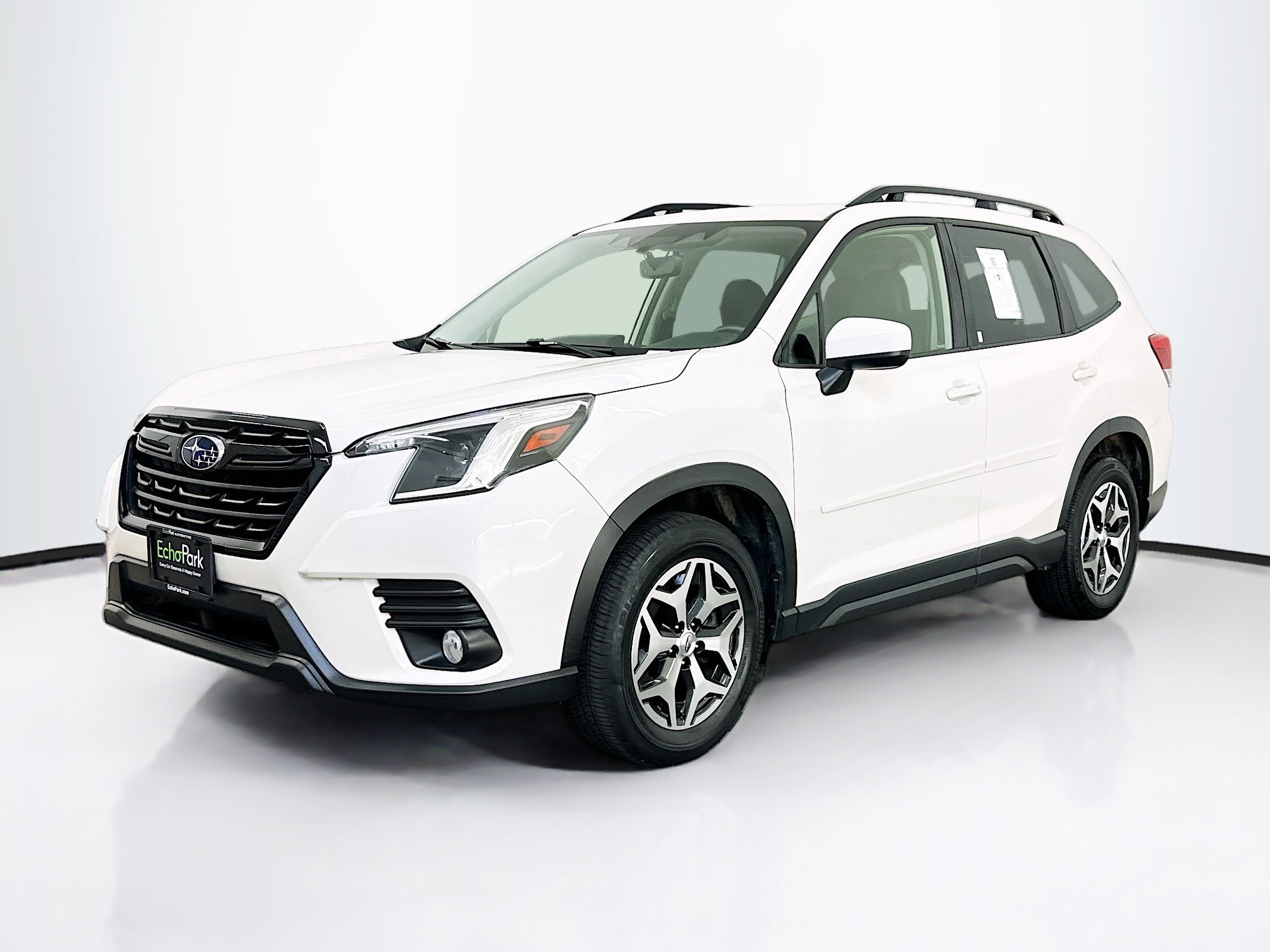 Used 2023 Subaru Forester Premium image 3