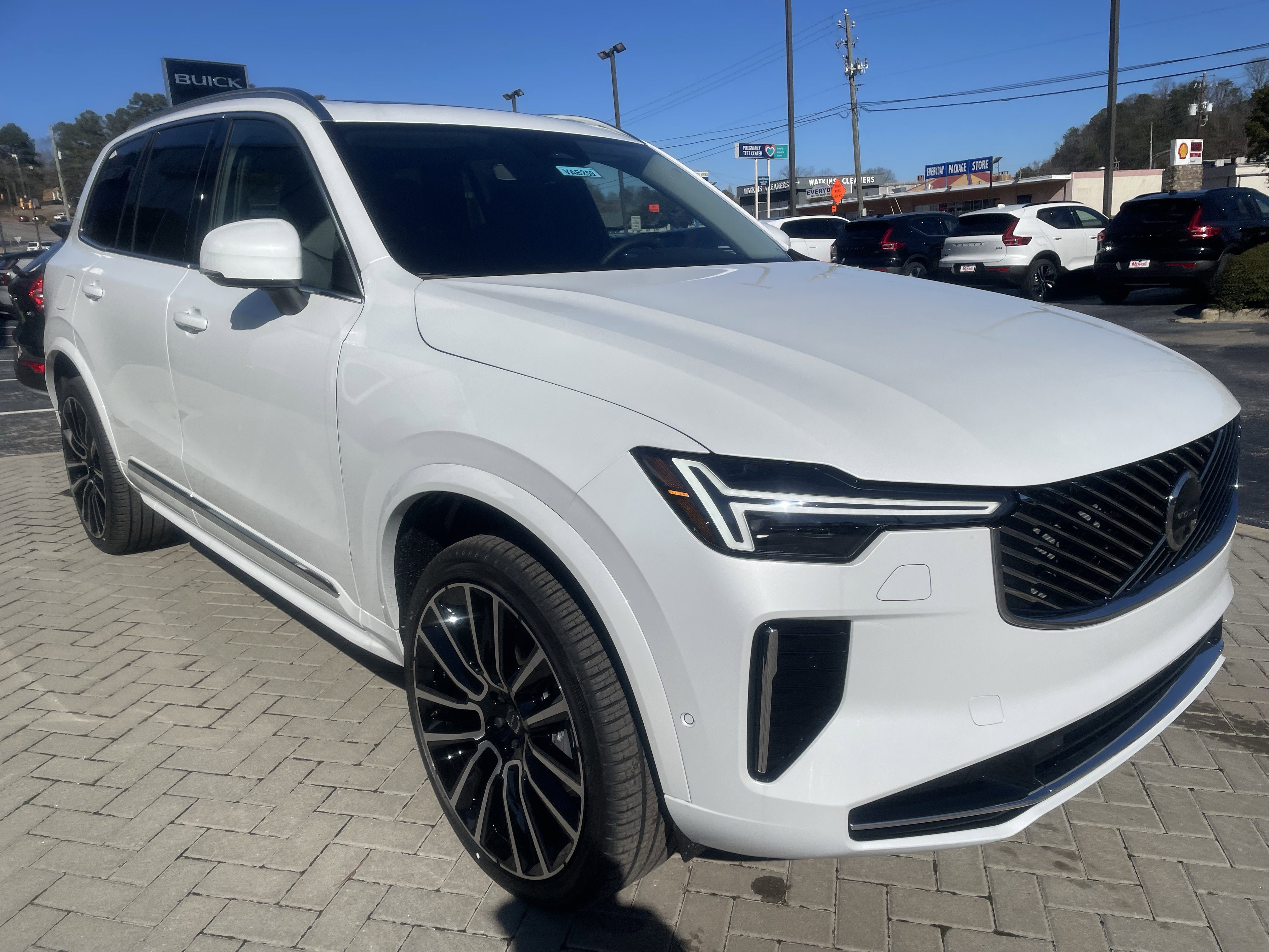 New 2026 Volvo XC90 B6 Plus w/ Protection Package Premier image 3