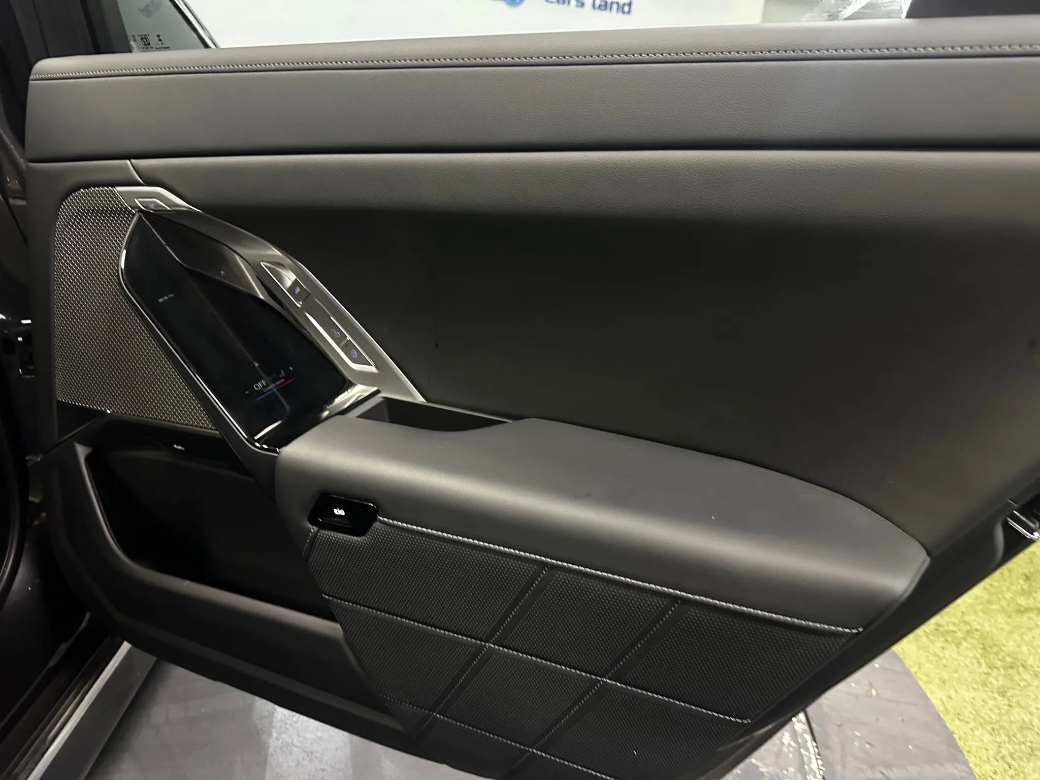 Used 2024 BMW i7 xDrive60 w/ Executive Package AWD/4WD image 24