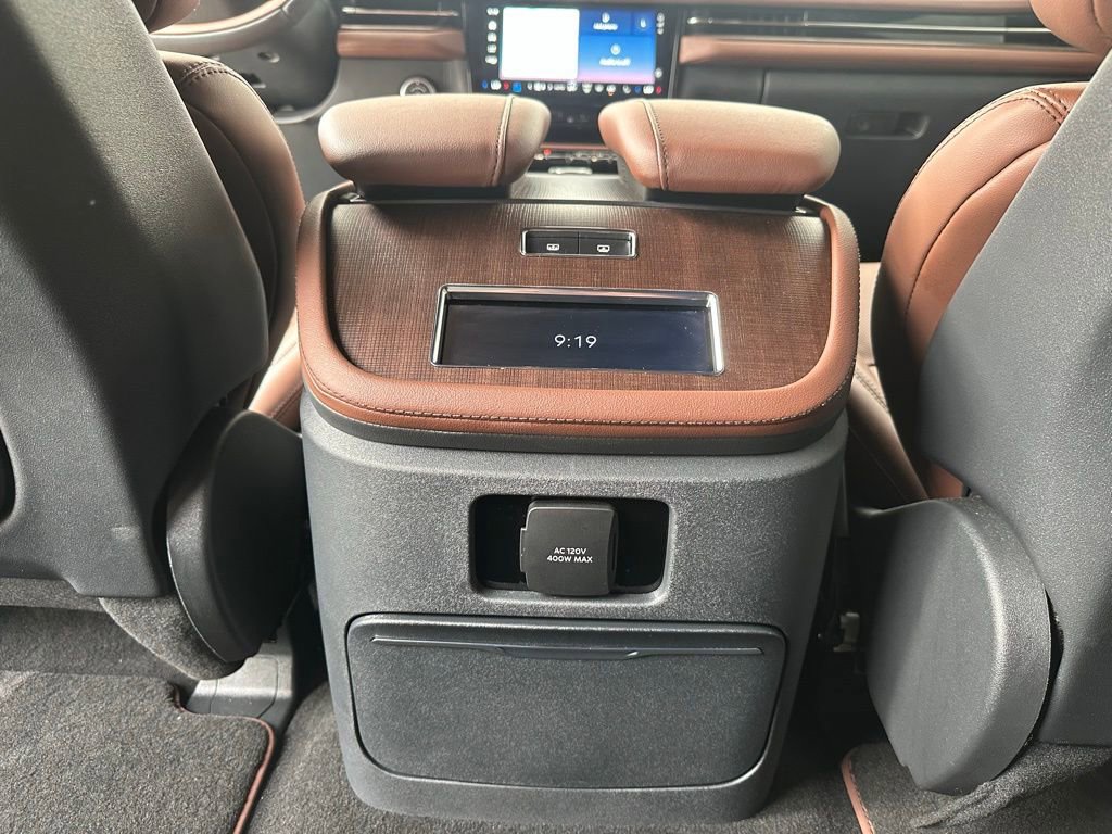 Used 2025 Lincoln Navigator Reserve image 19