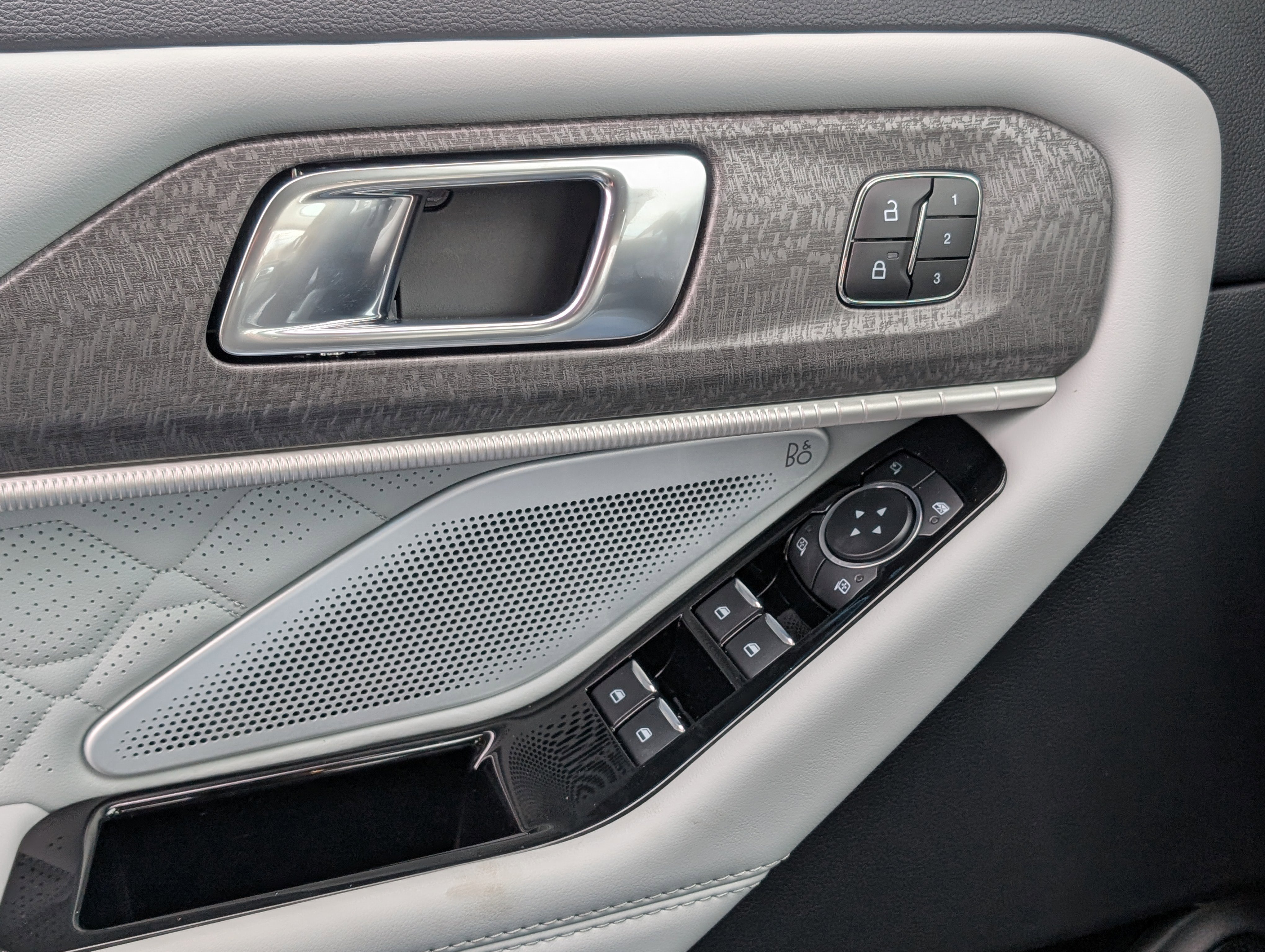 New 2026 Ford Explorer Platinum w/ LUX Leather Package image 18