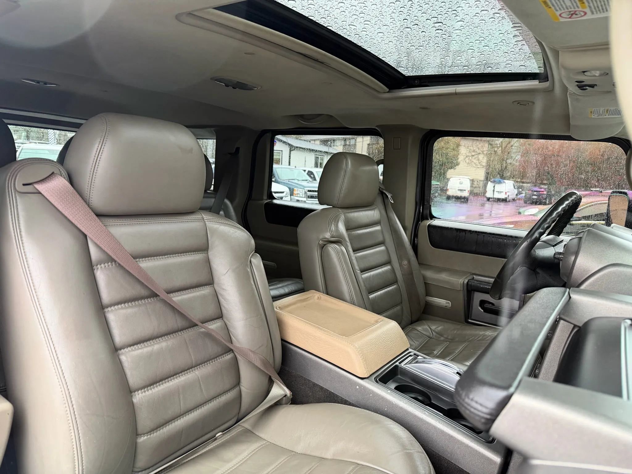 Used 2004 HUMMER H2 w/ Preferred Equipment Group image 29