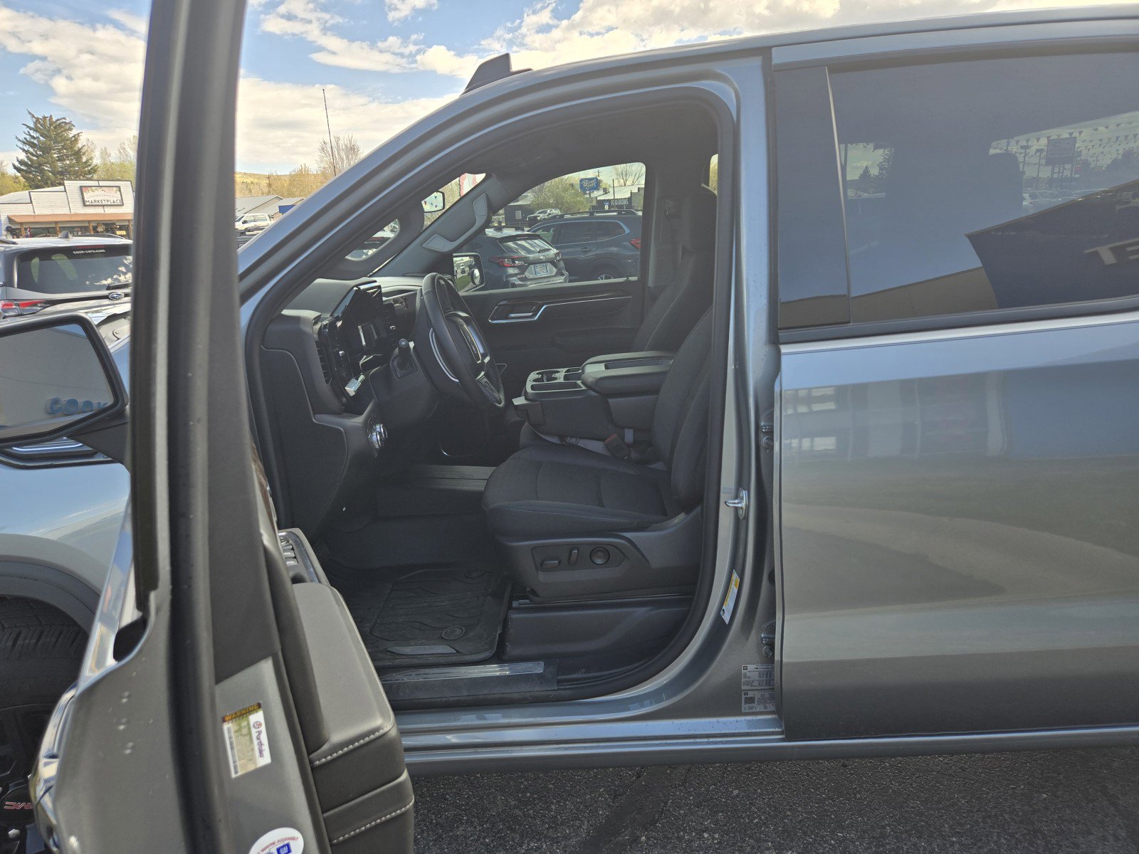 Used 2024 GMC Sierra 1500 Elevation AWD/4WD image 9