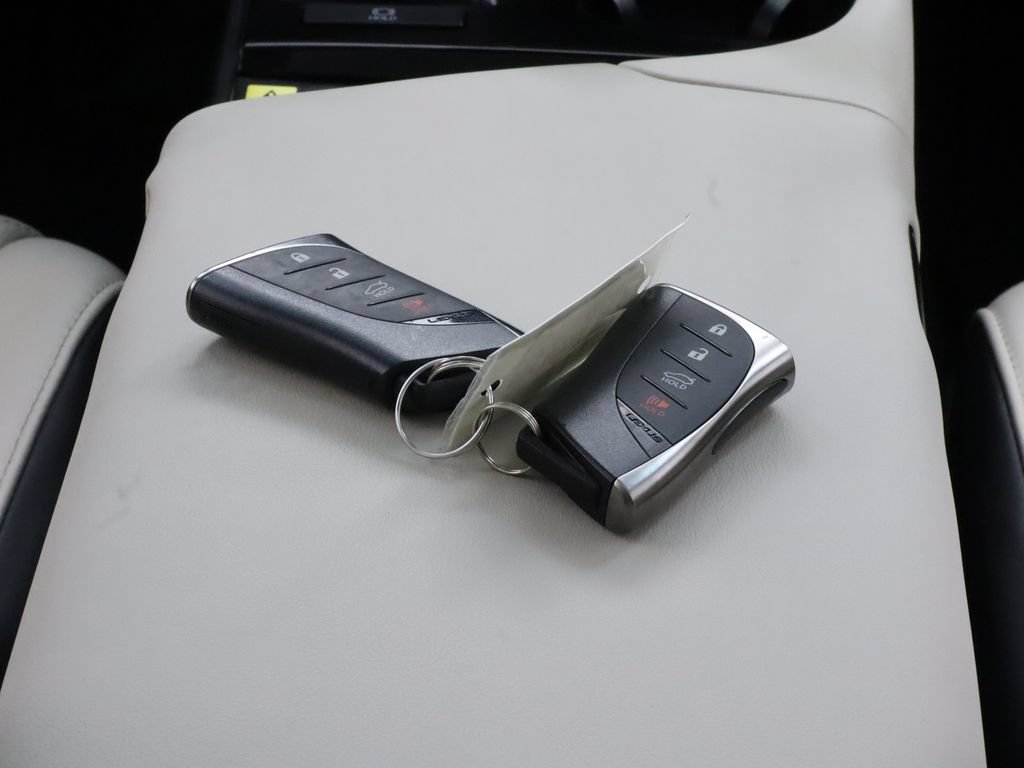 Used 2023 Lexus ES 350 Ultra Luxury w/ Accessory Package (Z2) FWD image 18