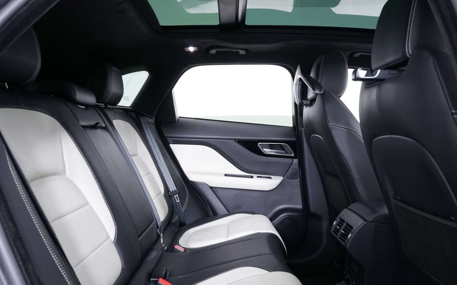 Used 2019 Jaguar F-PACE R-Sport AWD/4WD image 30