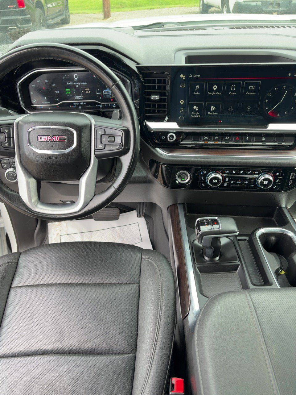 Used 2023 GMC Sierra 1500 SLT w/ SLT Premium Package AWD/4WD image 8