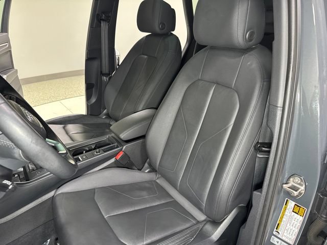 Used 2020 Audi Q3 2.0T Premium Plus AWD/4WD image 16