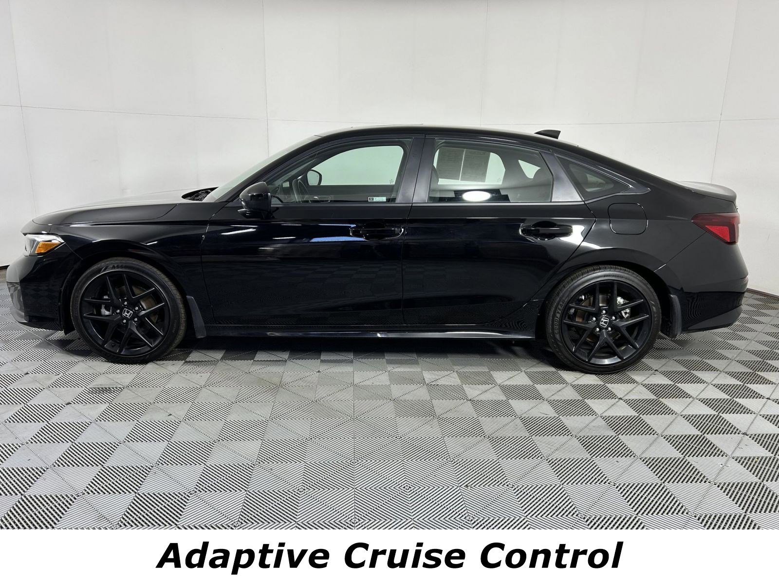 Used 2025 Honda Civic FWD Hybrid Sedan image 9