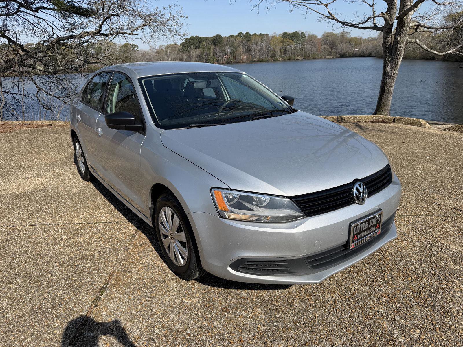 Used 2014 Volkswagen Jetta S image 1