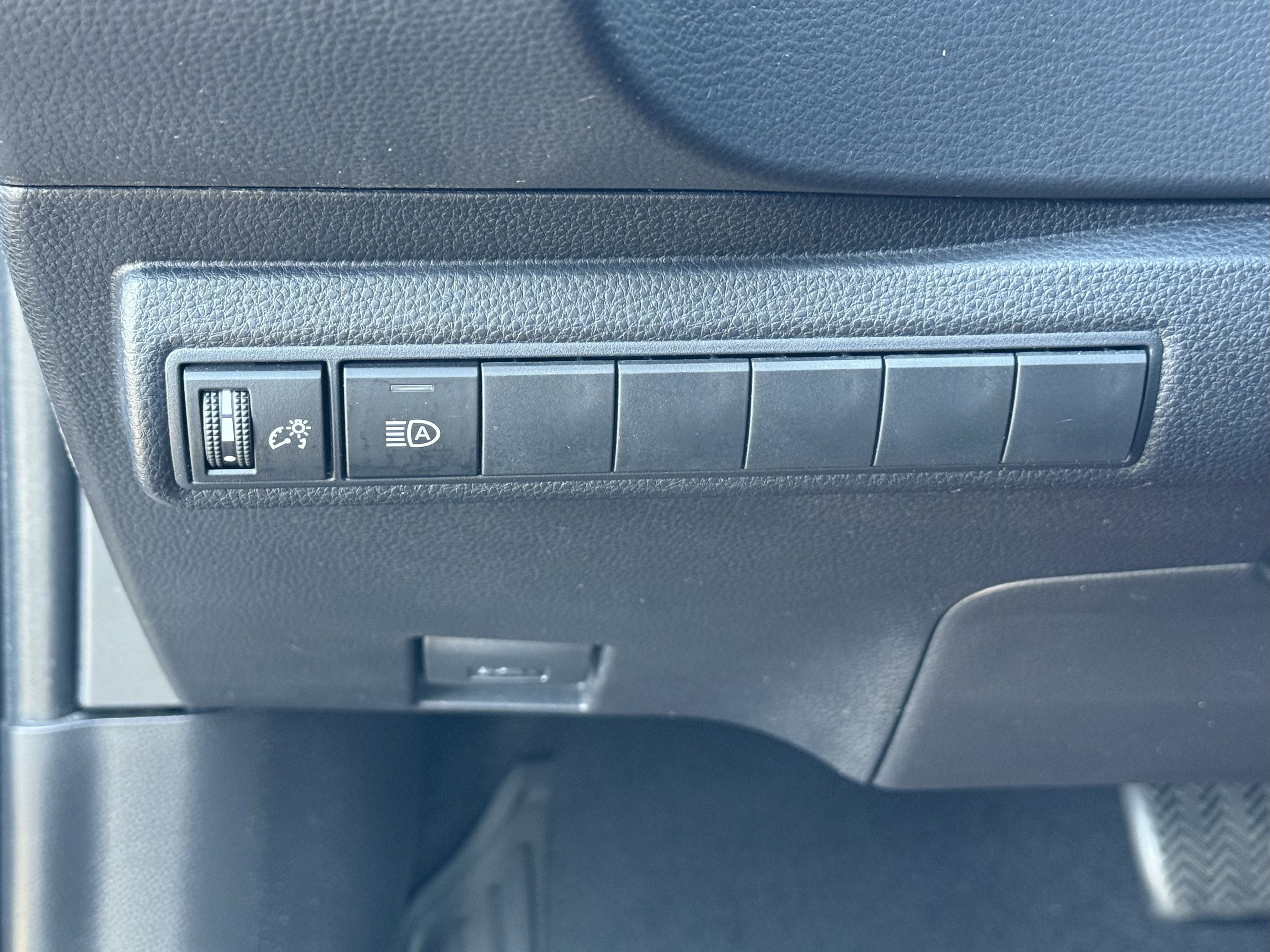 Used 2024 Toyota Corolla SE image 23