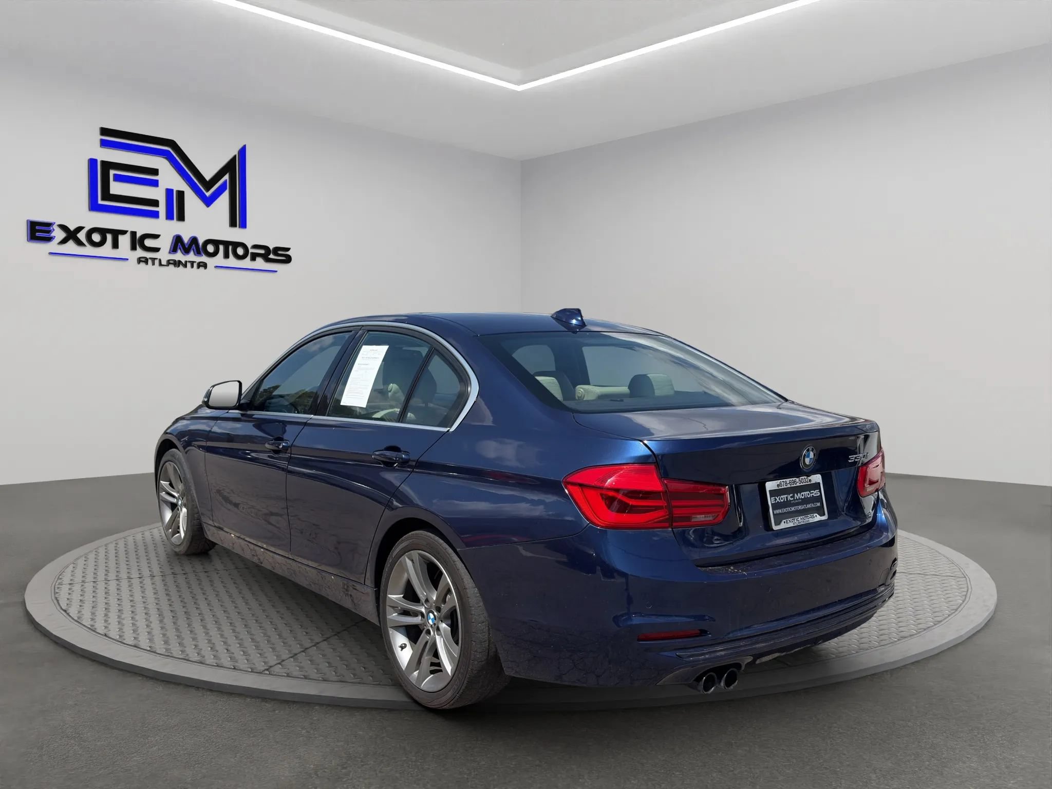 Used 2017 BMW 330i Sedan w/ Premium Package RWD image 3