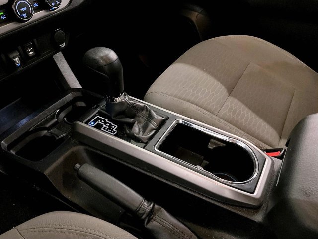 Used 2019 Toyota Tacoma SR5 AWD/4WD image 17