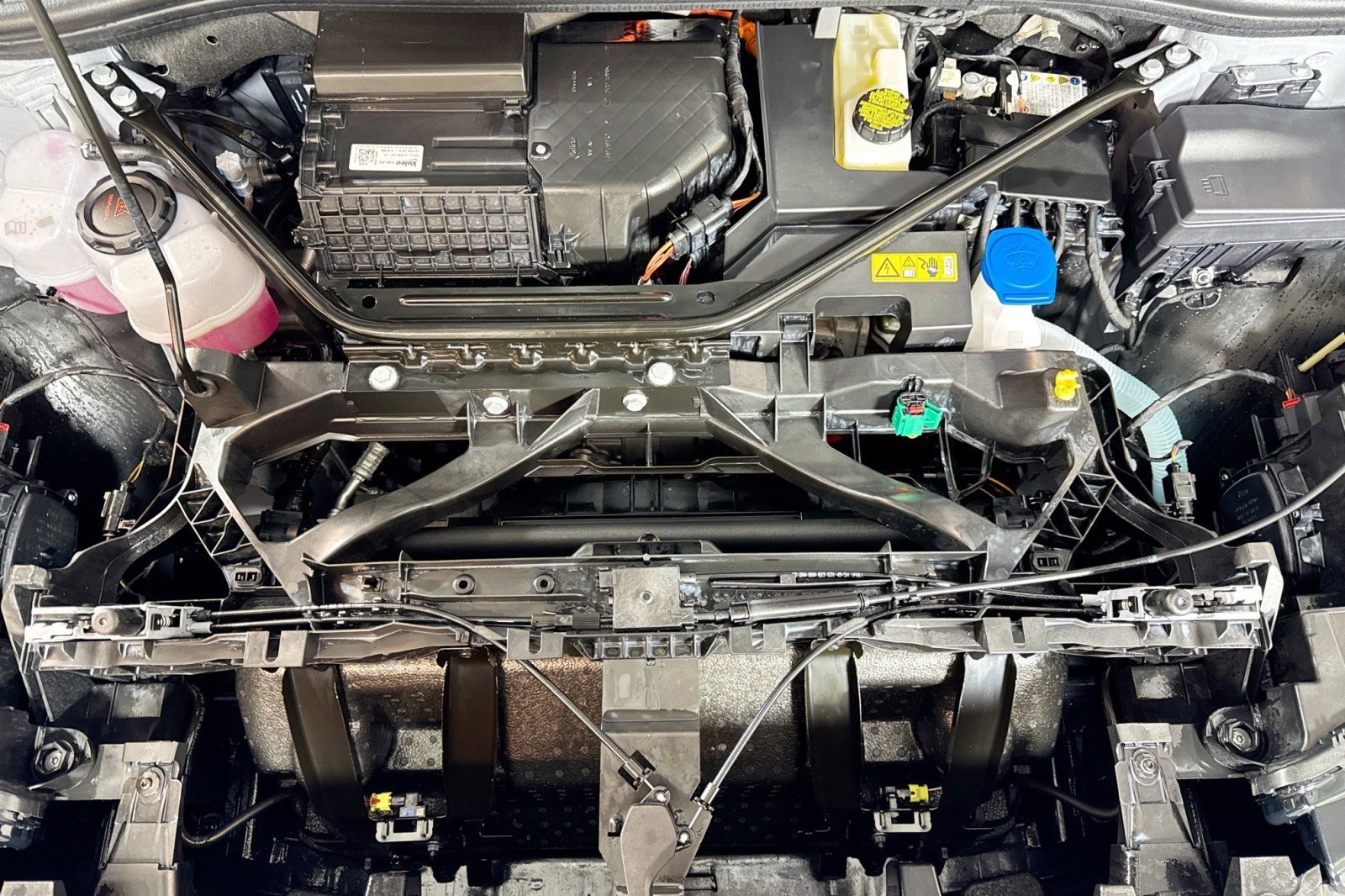 Used 2025 Audi Q4 e-tron Premium w/ Convenience Package image 29