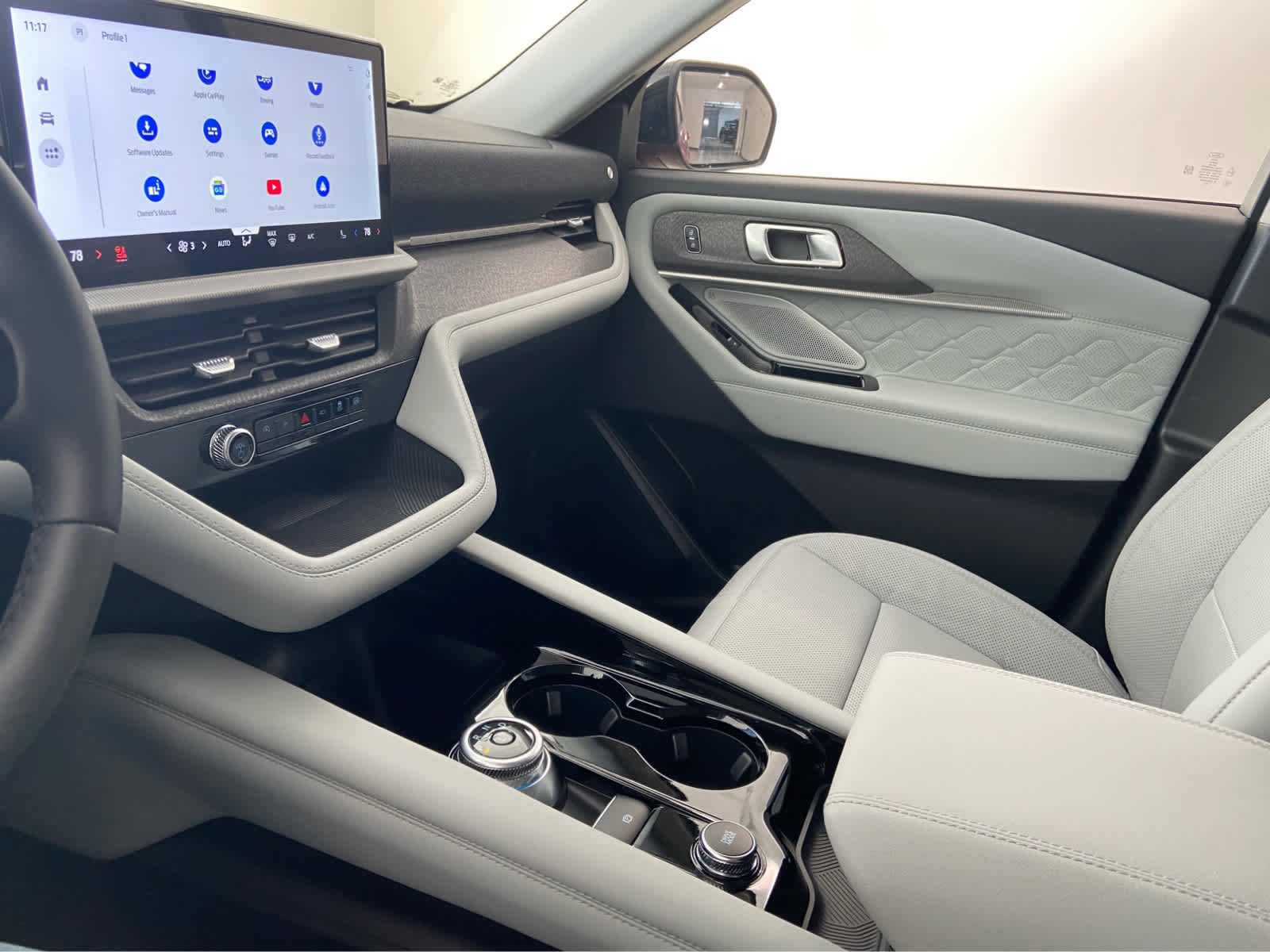 New 2026 Ford Explorer Platinum w/ LUX Leather Package image 40