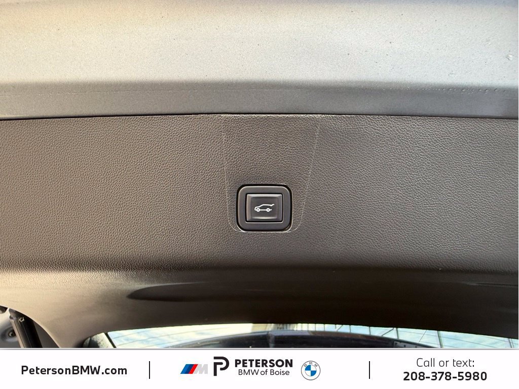 Used 2023 Chevrolet Traverse LT AWD/4WD image 11