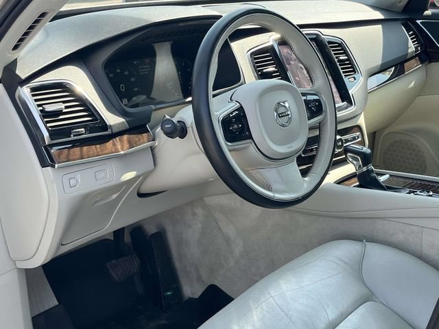 Used 2016 Volvo XC90 T6 Momentum w/ Momentum Plus Package AWD/4WD image 12