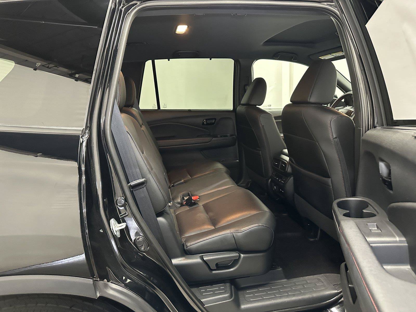 Certified 2025 Honda Passport Black Edition image 36