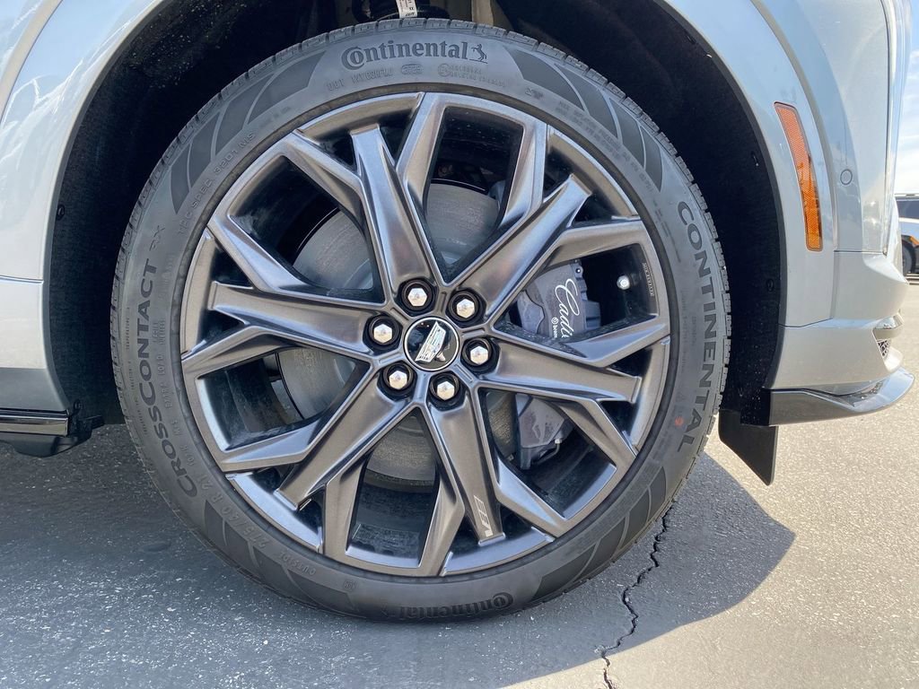 New 2026 Cadillac Optiq V w/ LPO, Floor Liner Package AWD/4WD image 45
