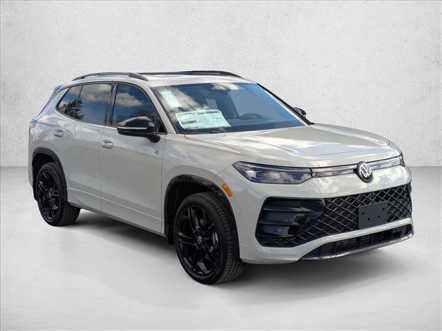 New 2026 Volkswagen Tiguan SE R-Line image 3