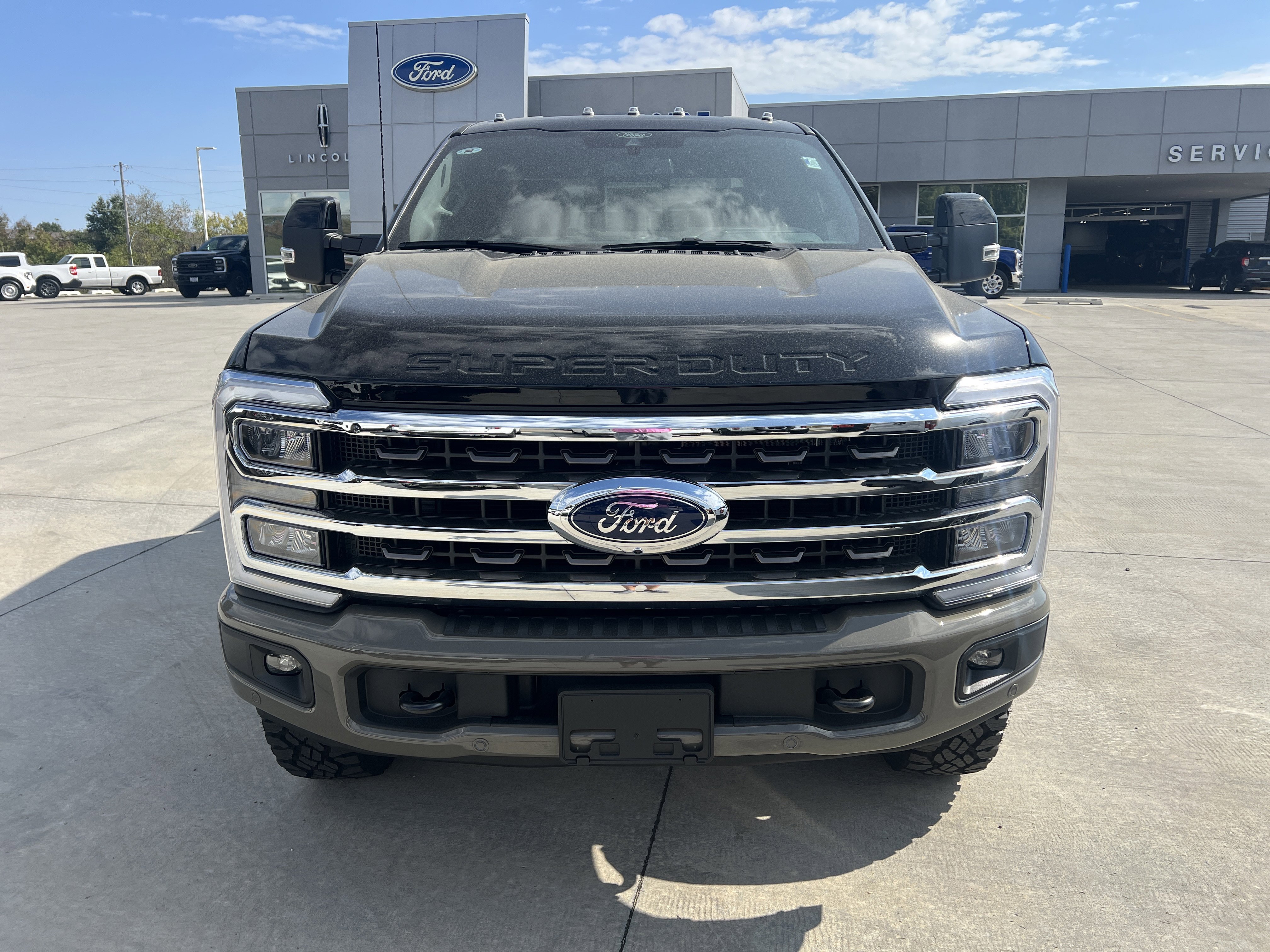 New 2026 Ford F350 4x4 Crew Cab Super Duty image 3