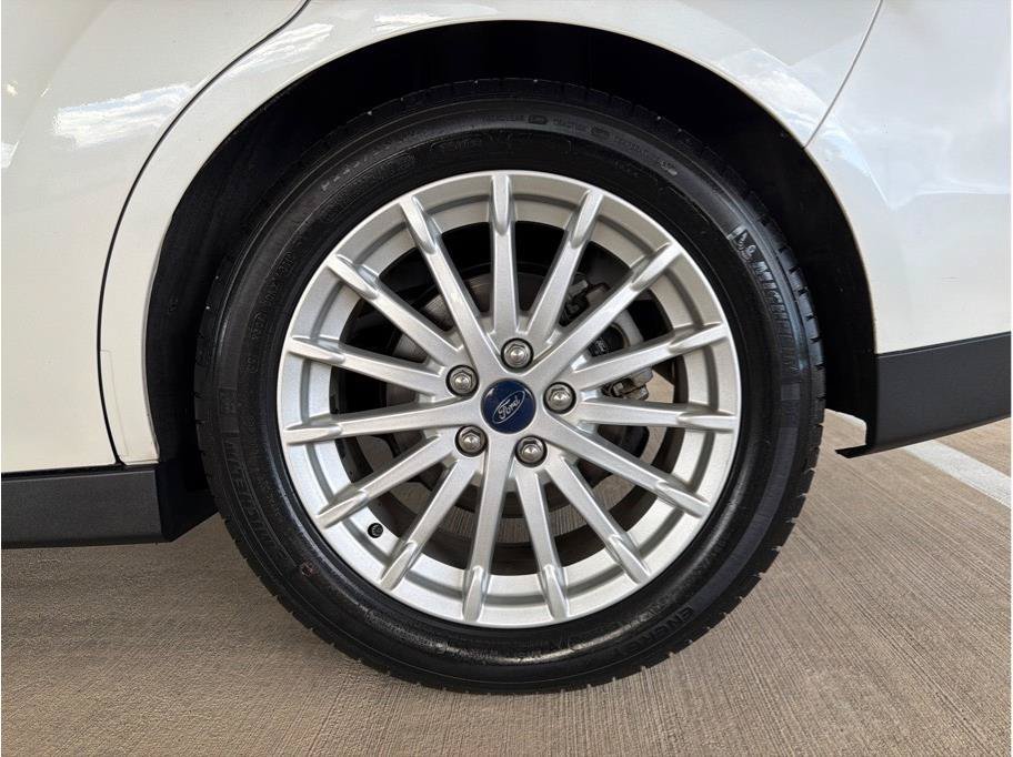 Used 2013 Ford C-MAX Energi SEL FWD image 28