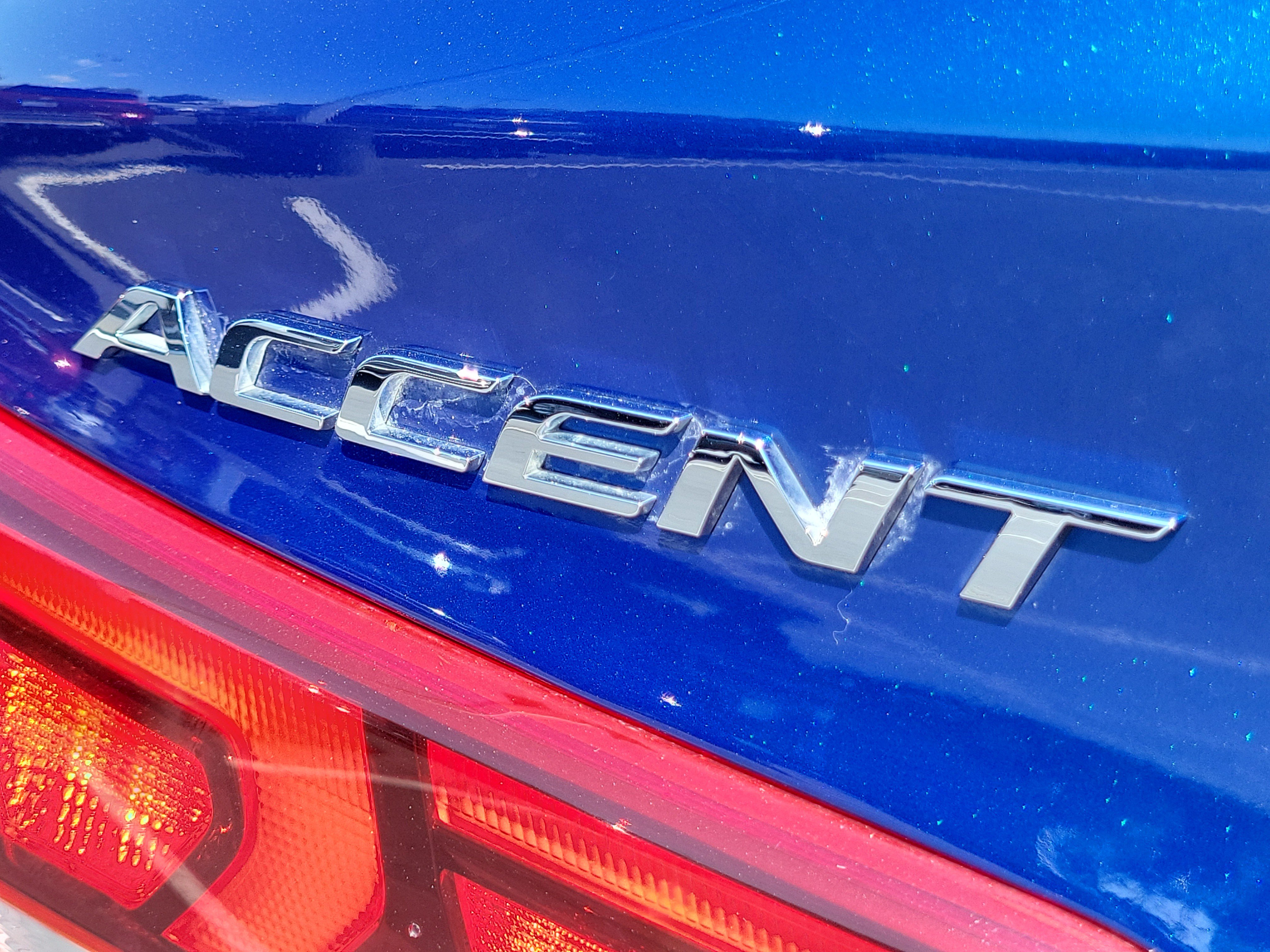 Used 2018 Hyundai Accent Limited FWD image 8