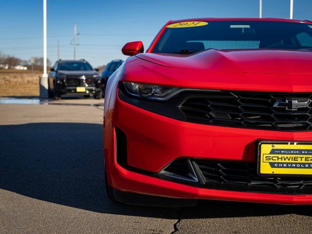 Used 2021 Chevrolet Camaro LT w/ RS Package image 4
