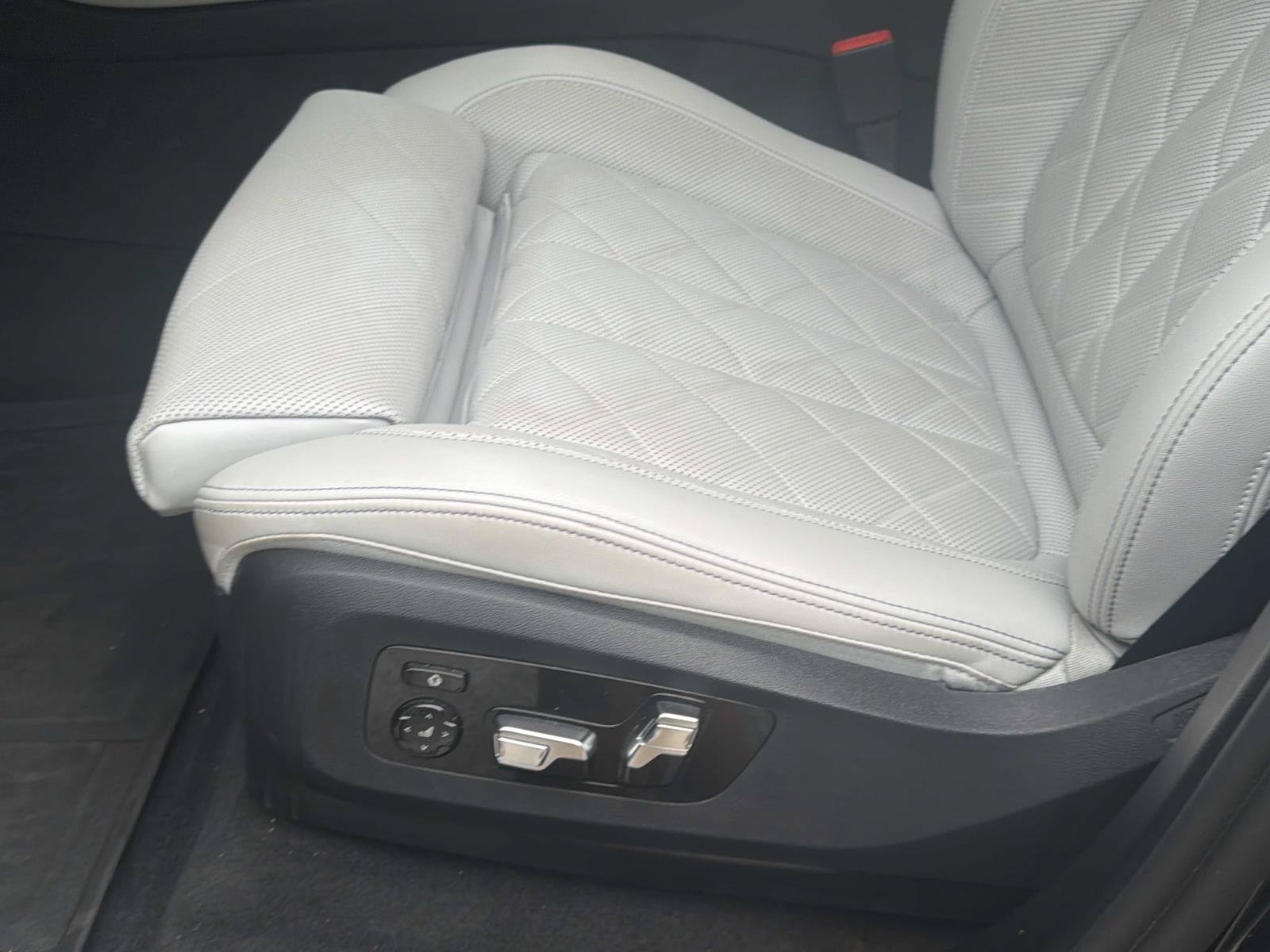 Used 2025 BMW X5 M60i w/ Climate Comfort Package AWD/4WD image 18