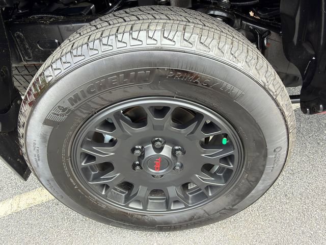 Used 2025 Toyota Tacoma TRD Sport AWD/4WD image 17