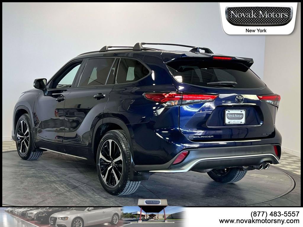 Used 2022 Toyota Highlander XSE image 6