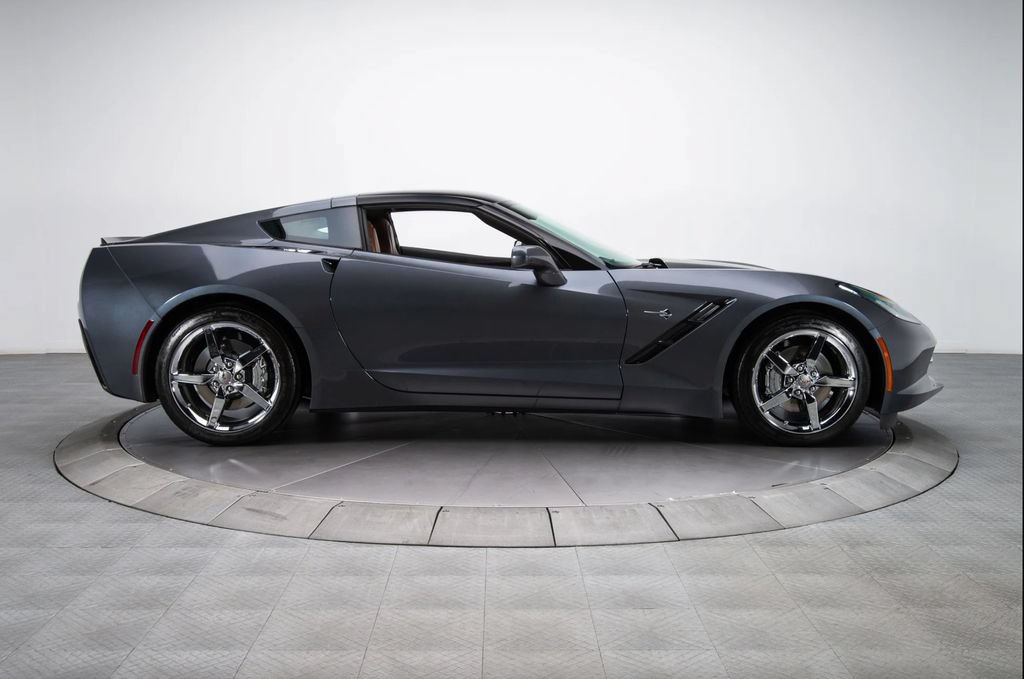 Used 2014 Chevrolet Corvette Stingray Convertible w/ 2LT Preferred Equipment Group RWD video 3