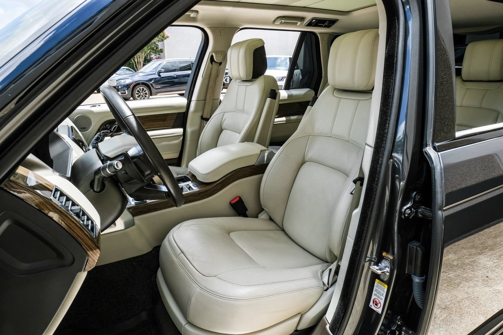 Used 2019 Land Rover Range Rover Supercharged AWD/4WD image 30
