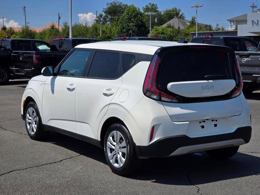Used 2024 Kia Soul LX FWD image 24