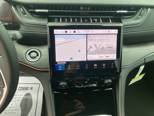 New 2025 Jeep Grand Cherokee Limited image 17