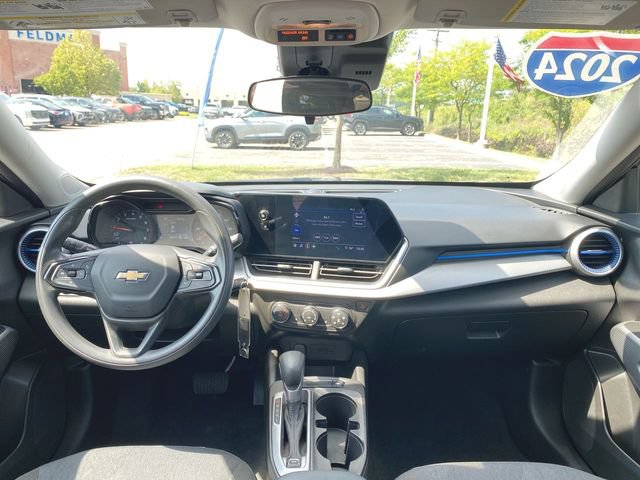 Used 2024 Chevrolet Trax LS w/ LS Convenience Package FWD image 18