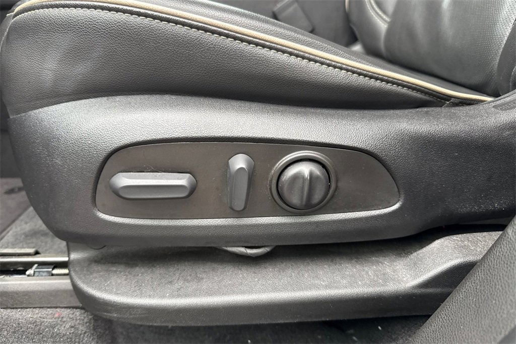 Used 2023 Chevrolet Traverse Premier image 18